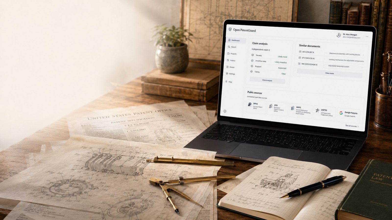 PatentGuard-Dashboard auf einem Laptop, umgeben von historischen Patentzeichnungen, Messing-Zirkeln und Fachbüchern – klassische Patentarbeit trifft moderne KI.